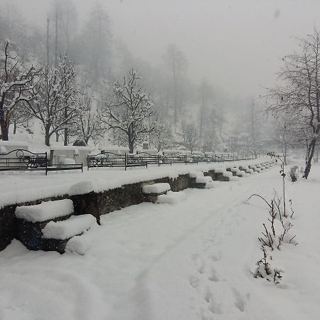 Himalayan Riverside Resort, Manali Buitenkant foto