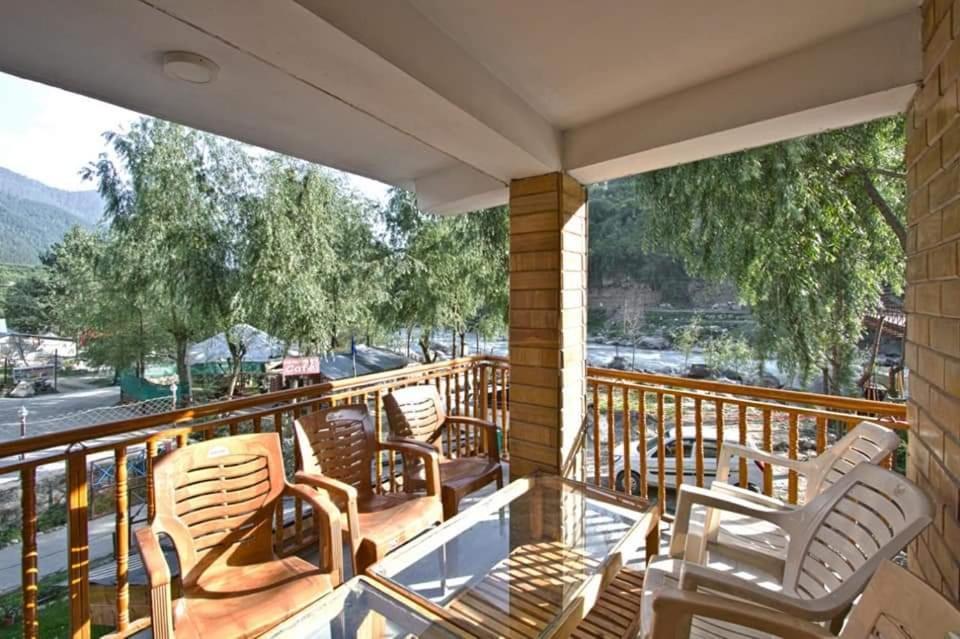 Himalayan Riverside Resort, Manali Buitenkant foto