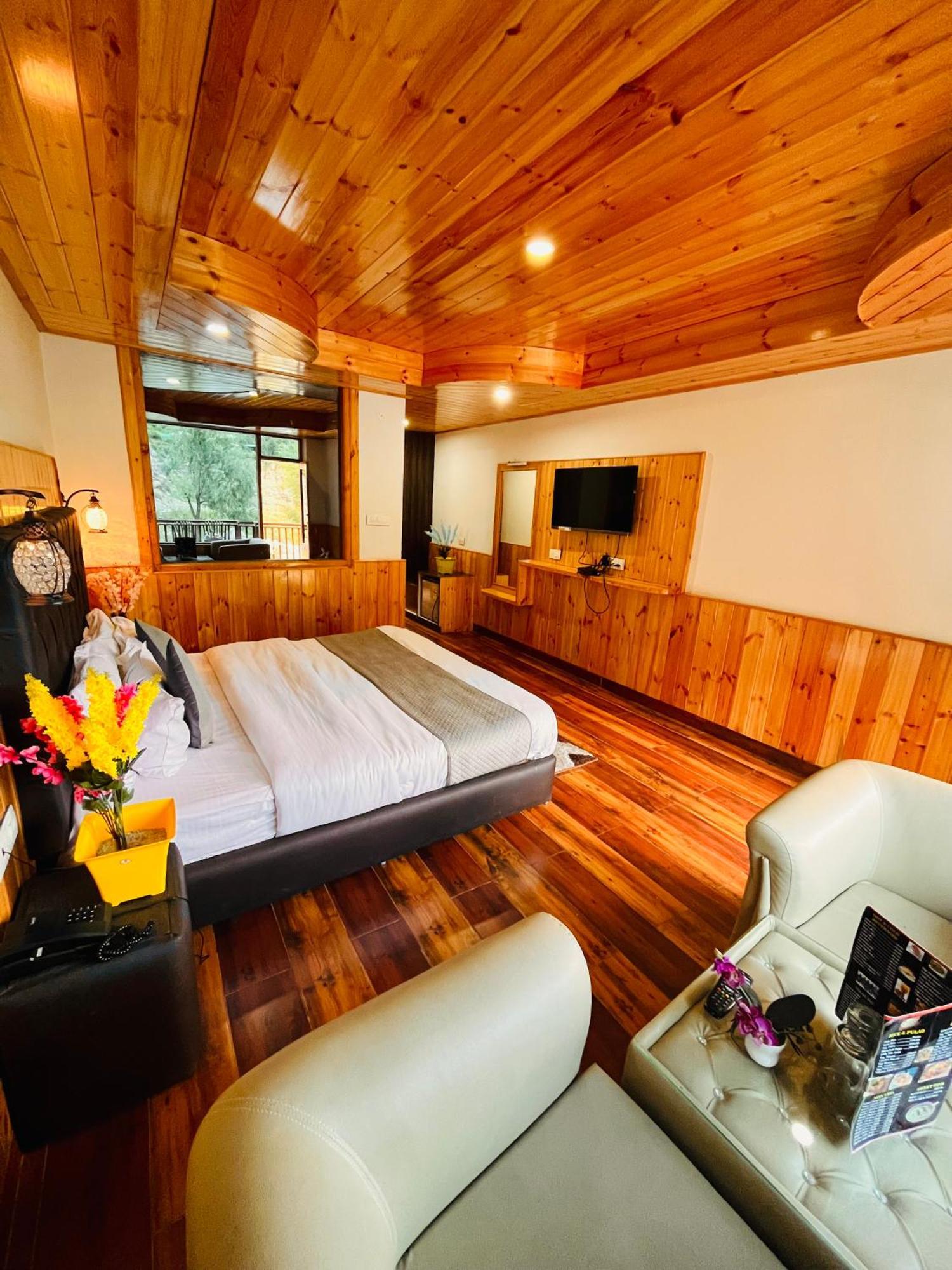 Himalayan Riverside Resort, Manali Buitenkant foto