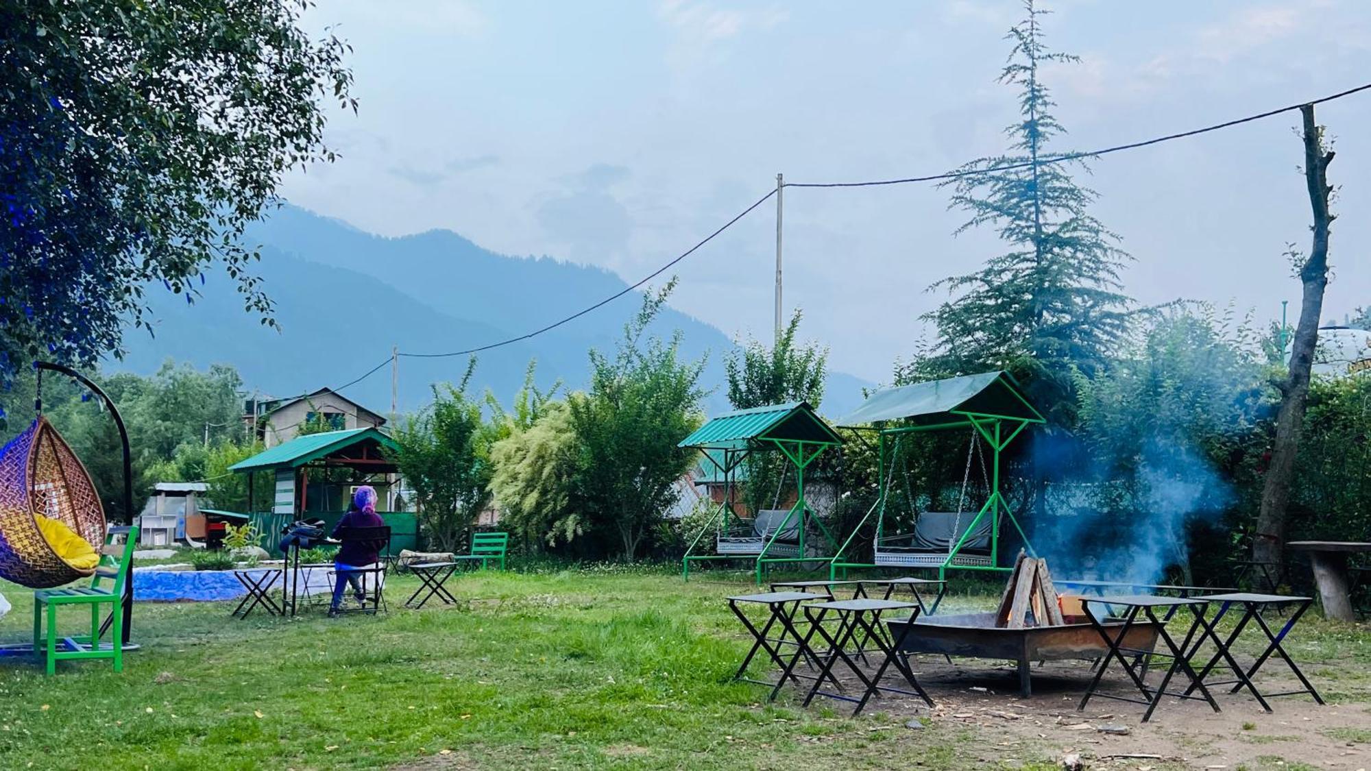 Himalayan Riverside Resort, Manali Buitenkant foto