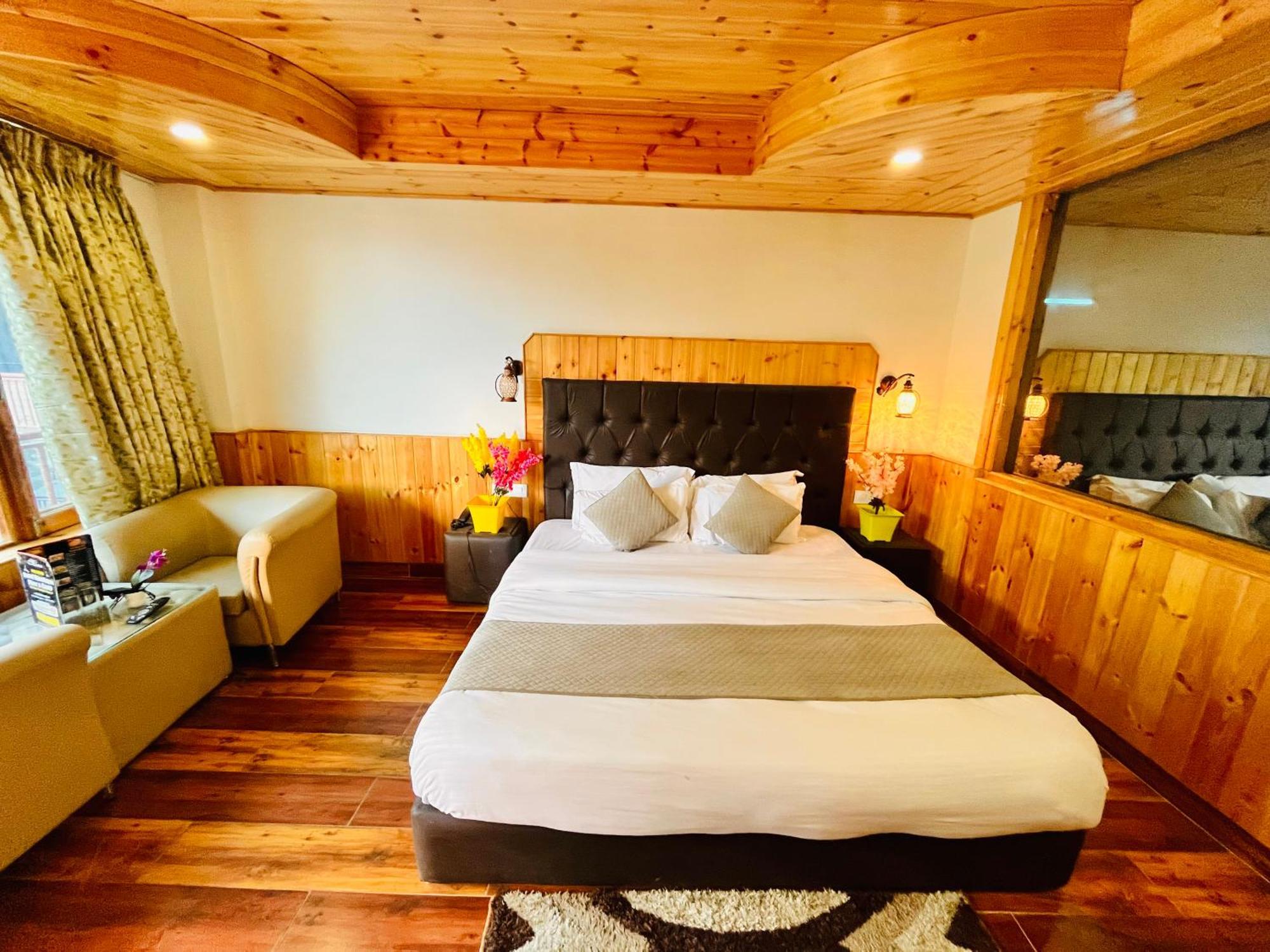 Himalayan Riverside Resort, Manali Buitenkant foto