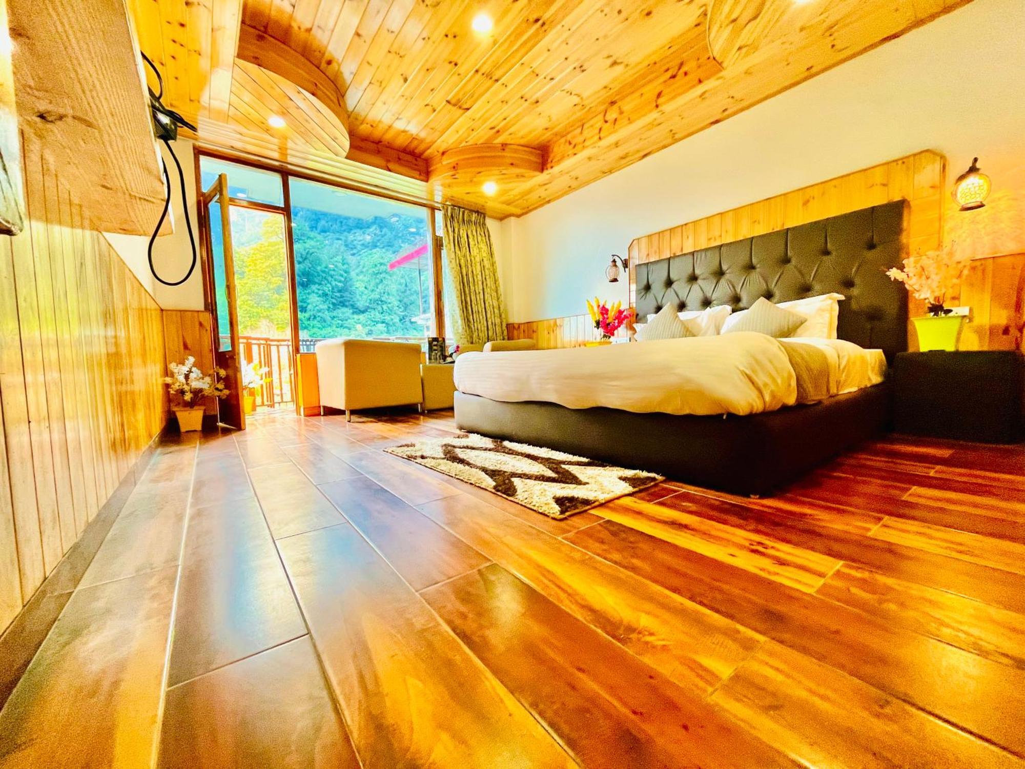 Himalayan Riverside Resort, Manali Buitenkant foto