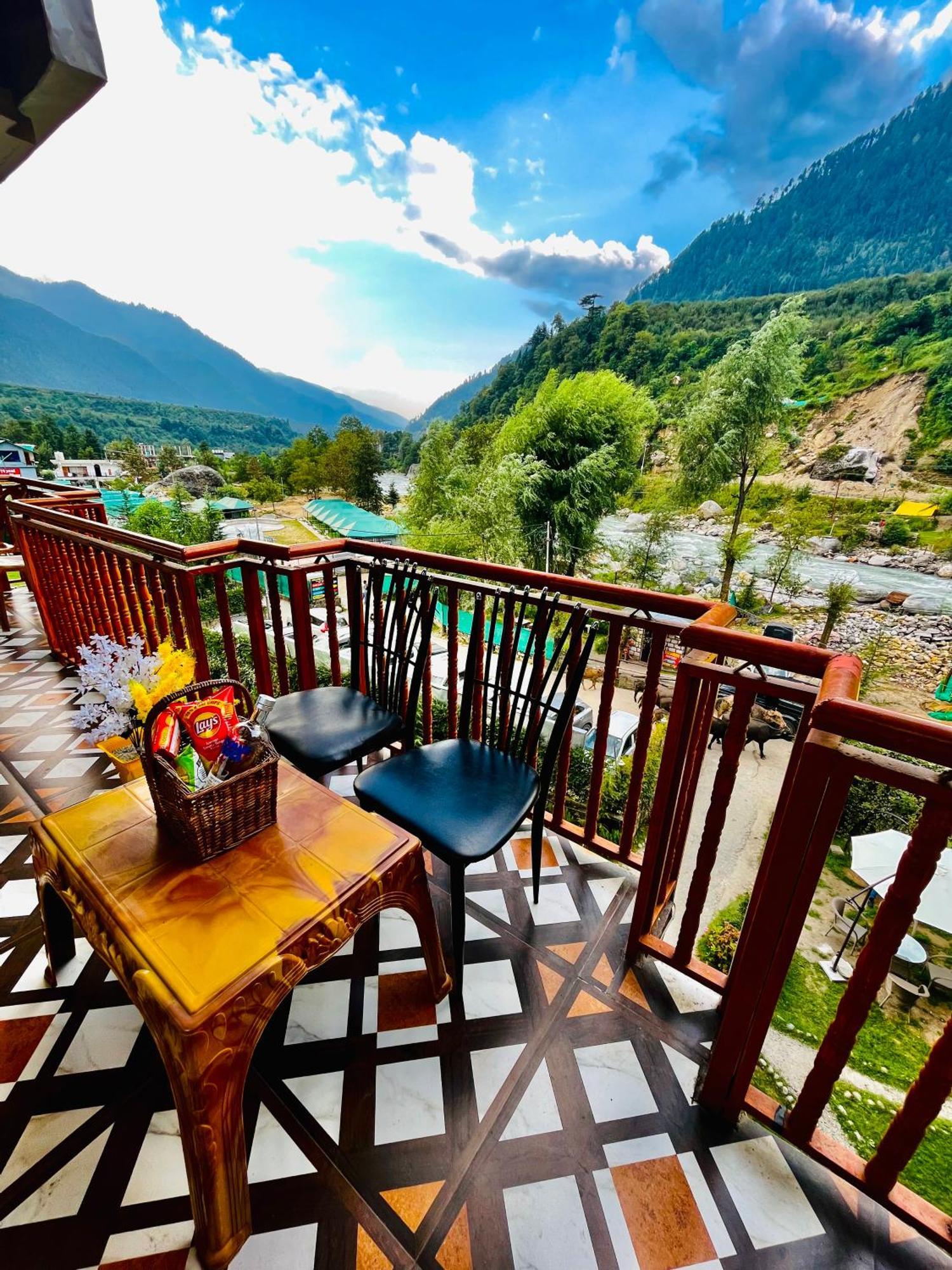 Himalayan Riverside Resort, Manali Buitenkant foto
