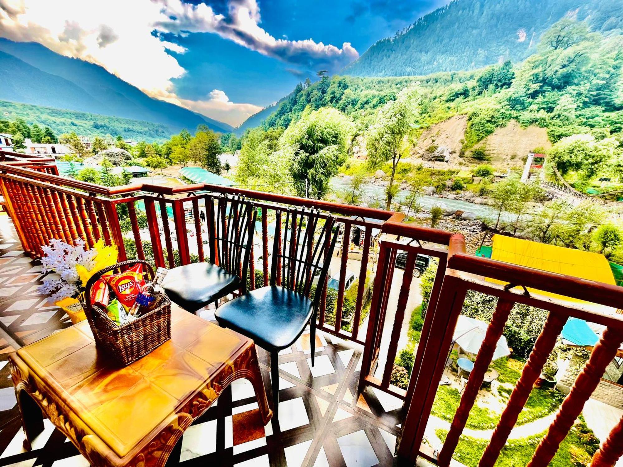 Himalayan Riverside Resort, Manali Buitenkant foto