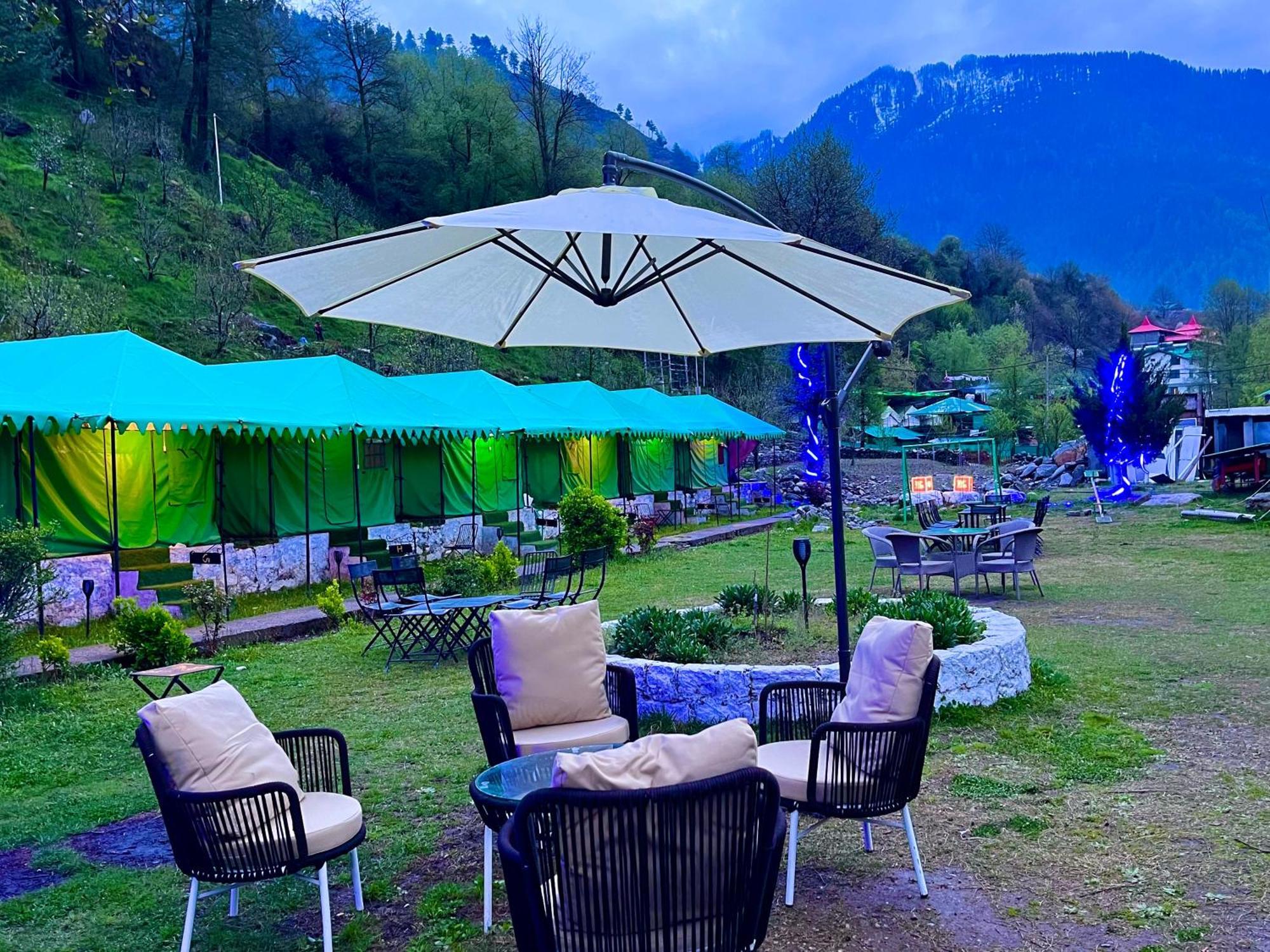 Himalayan Riverside Resort, Manali Buitenkant foto
