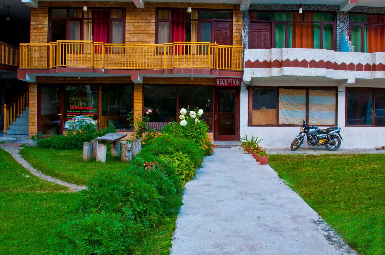 Himalayan Riverside Resort, Manali Buitenkant foto