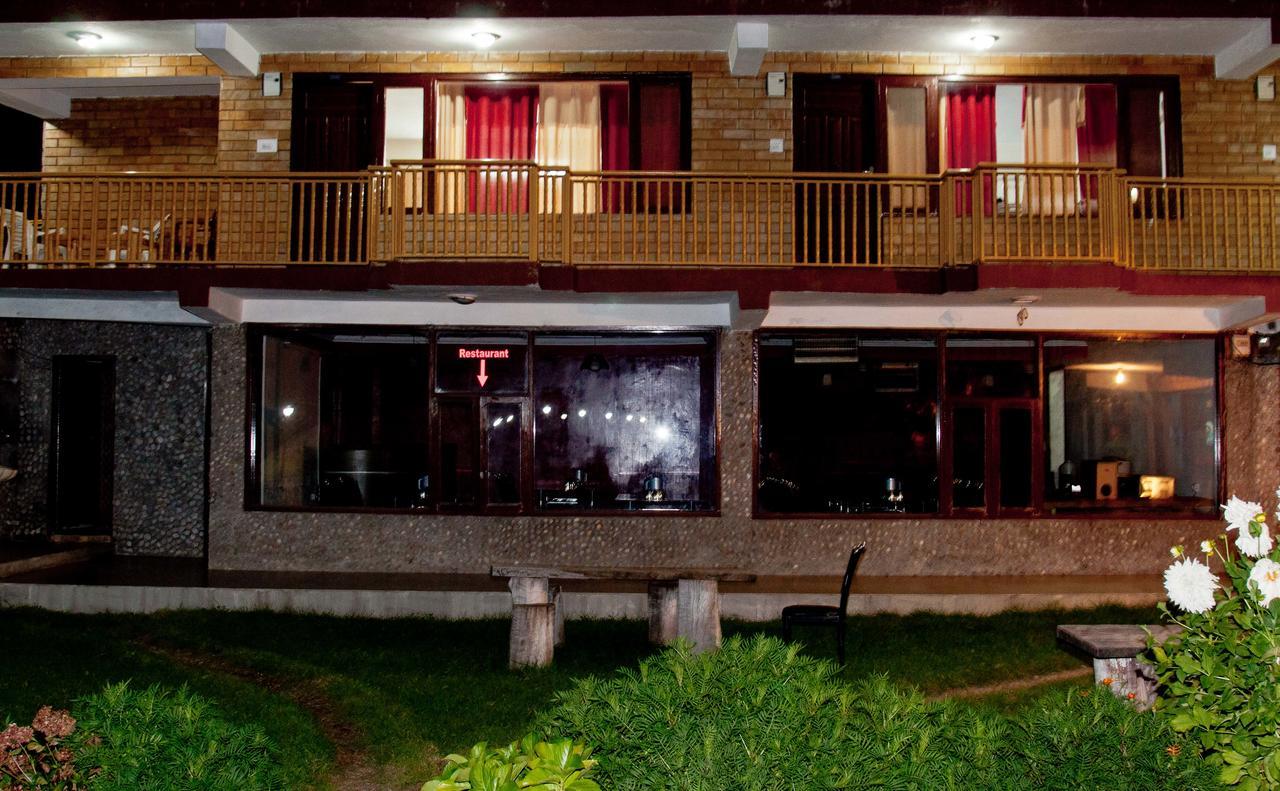 Himalayan Riverside Resort, Manali Buitenkant foto
